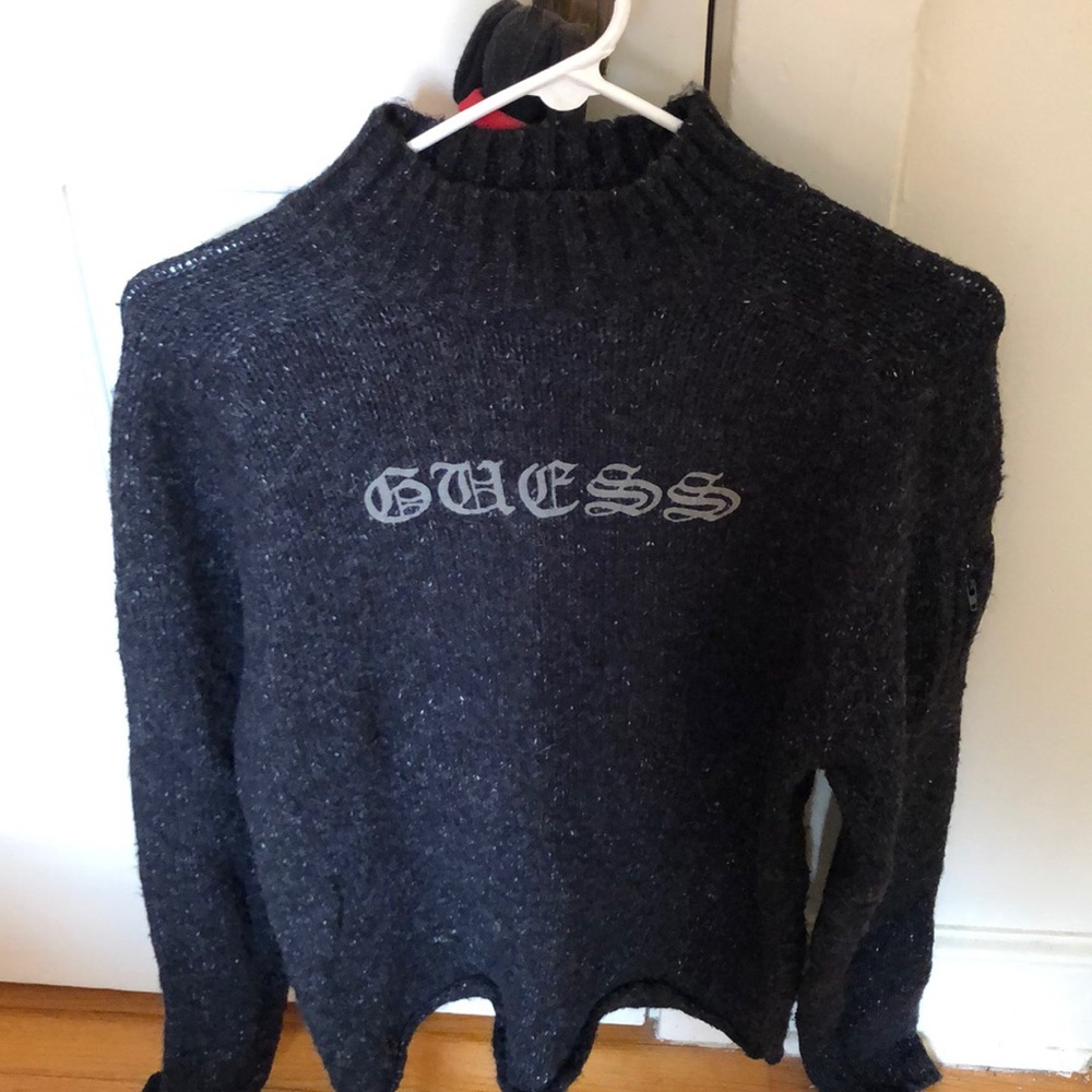 GUESS SWEATER BLACK AND GREY SIZE MEDIUM